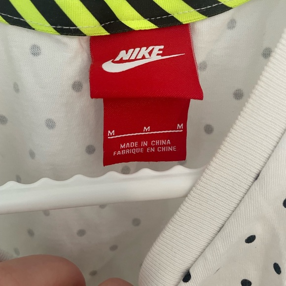 Nike Track and Field loose training shirt. Sports-bra cover up. - Picture 4 of 4